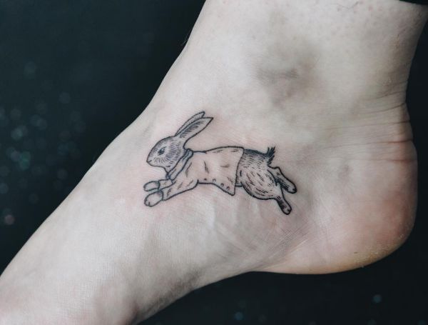 Tatuagem de pé de coelho 