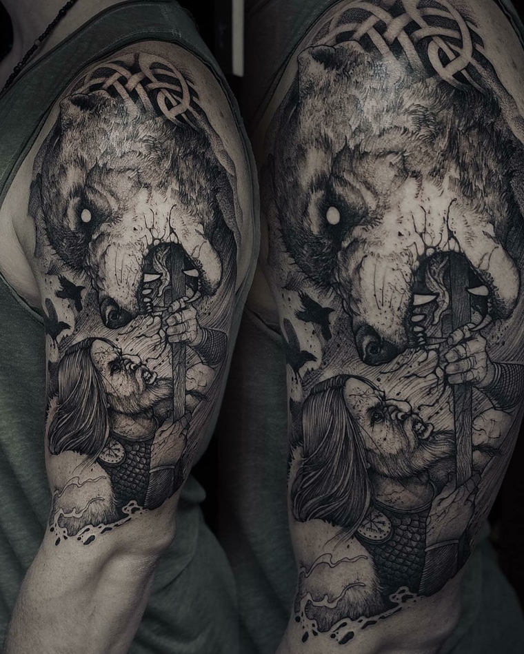 mão-tatuagem-lobo-homem-design 