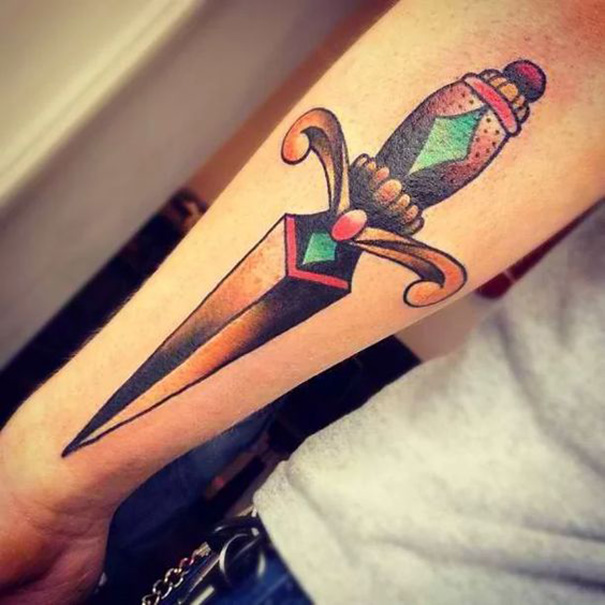 Idéias exclusivas de tatuagem de espada 