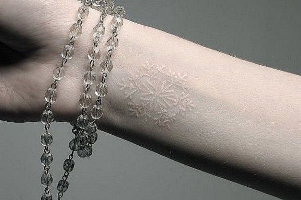 121115-tatuagens de tinta brancaTatuagens de tinta branca-6 