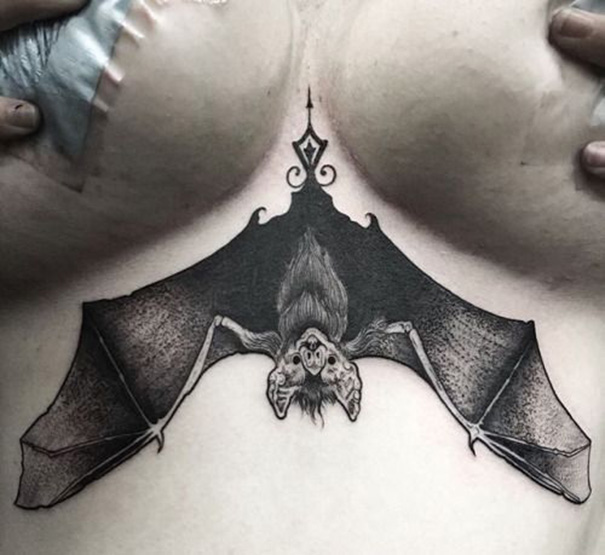 tatuagem gótica para mulheres 