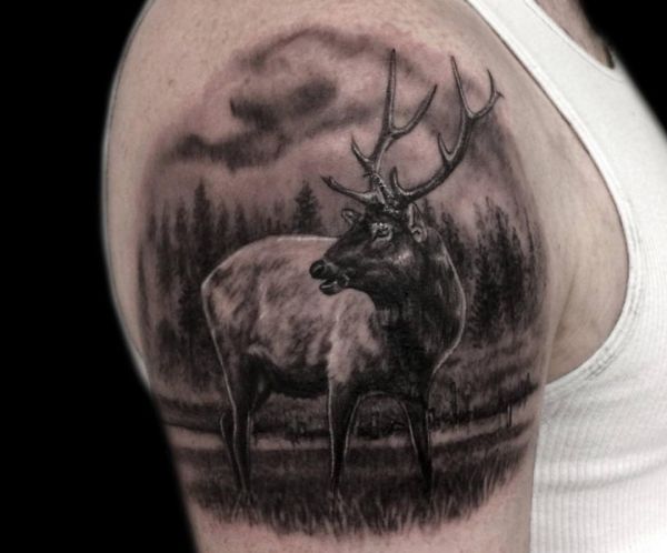 Tattoo Moose Design Black no braço 
