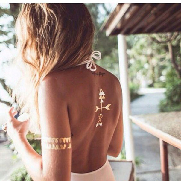 tatuagem temporária nas costas 