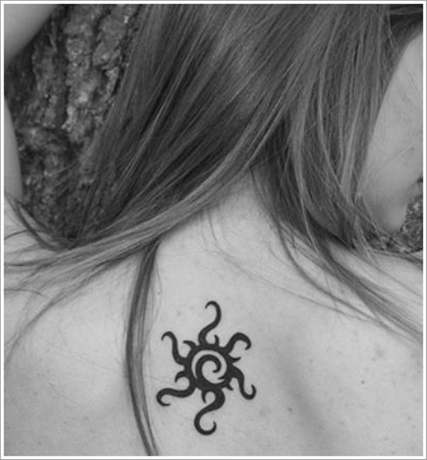 35 Sun Tattoo Design Ideas com significados 29 