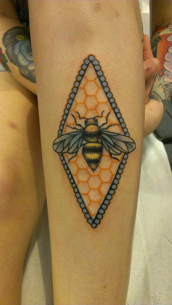Significados de tatuagem linda abelha 16 