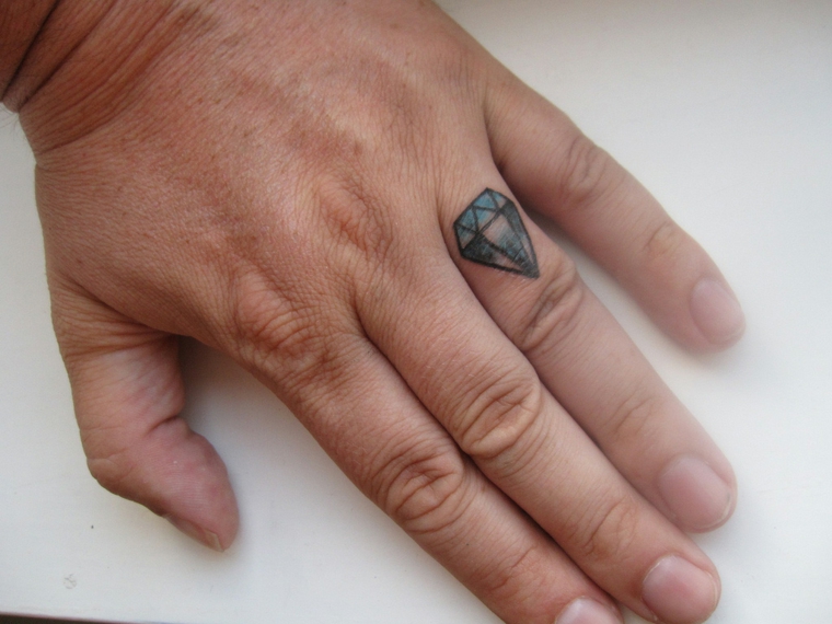 melhor-tatuagens-dedos-opções-diamante 