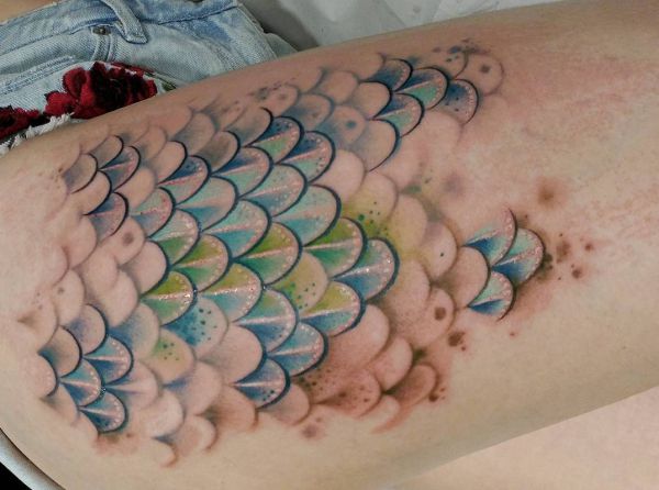 Idéia de tatuagem de sereia na coxa 