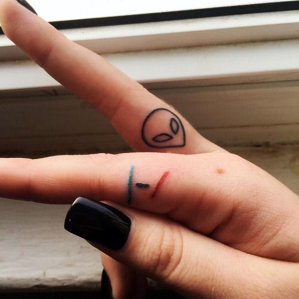 Projetos bonitos dos tatuagens do dedo (27) 