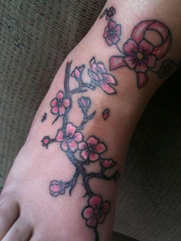 Desenhos e Significados do Tattoo da árvore da flor de cereja 32 
