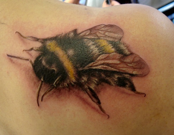 Significados do tatuagem de abelha linda 7 