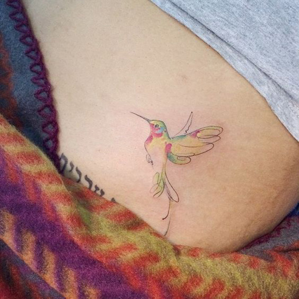 tatuagem de beija-flor para mulheres 