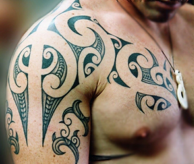 Tatuagem maori original para homens 