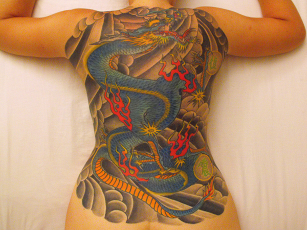 Desenhos de tatuagem de dragão para mulheres e men6 