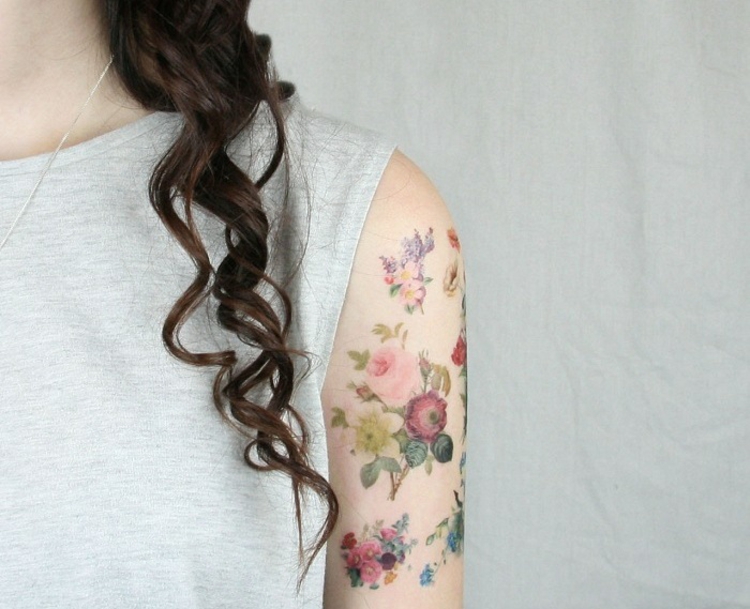Tatuagens de flores-mão-opções-mulheres-idéias 