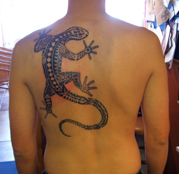 Desenhos e significados impressionantes do tatuagem do lagarto 26 