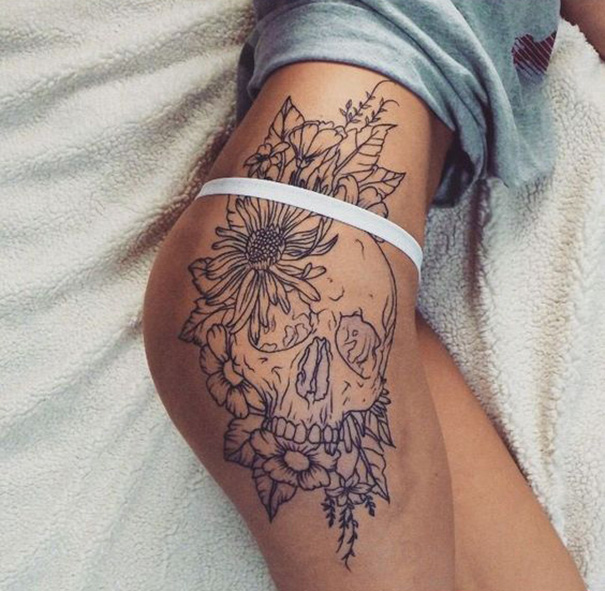 tatuagem de caveira em mulheres 
