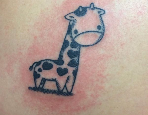 Desenho de girafa de desenho de tatuagem 