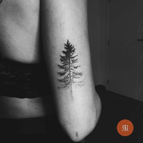 tatuagem de árvore dotwork 