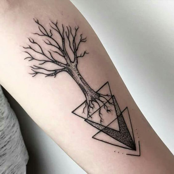 tatuagem de árvore no braço 