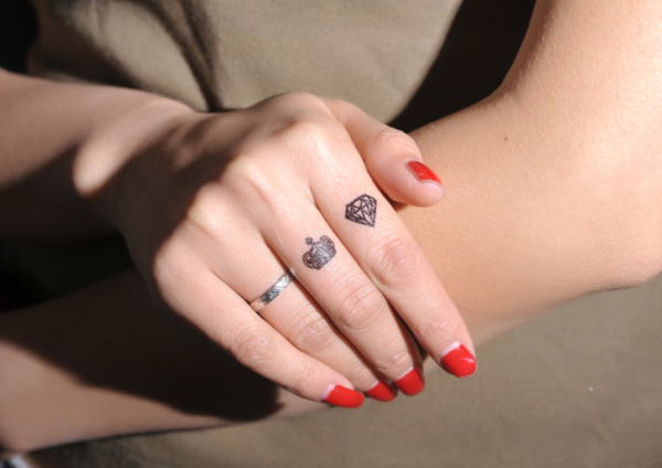 Pequenas Idéias e Desenhos de Tatuagem Relevantes para Girls0791 