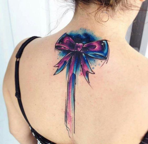 tatuagem de arco nas costas 