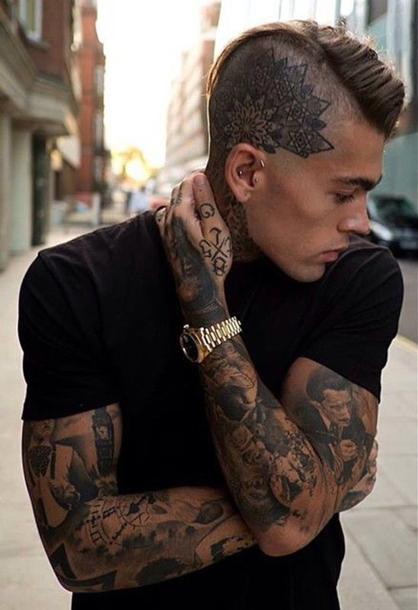 tatuagem de cabeça para homens 