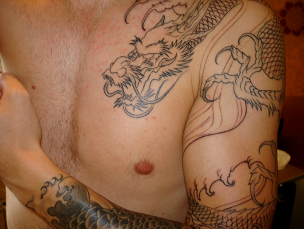 Desenhos de tatuagem de dragão para mulheres e homens11 