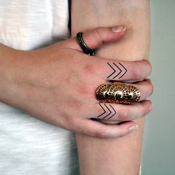 Projetos bonitos dos tatuagens do dedo (37) 