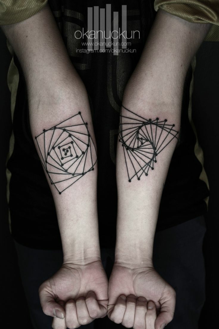 tatuagens em espiral geométricas finas 