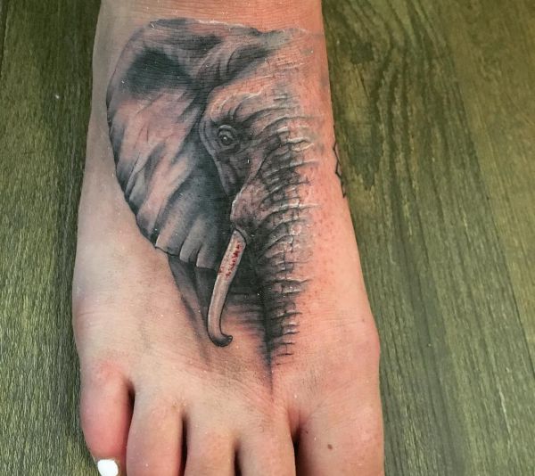 Tatuagem de pé de elefante 