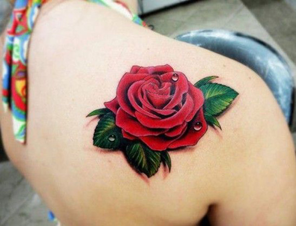 Tatuagem de rosa vermelha realista 