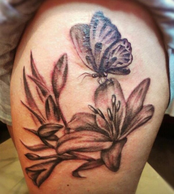 tatuagem de borboleta com flores 33 
