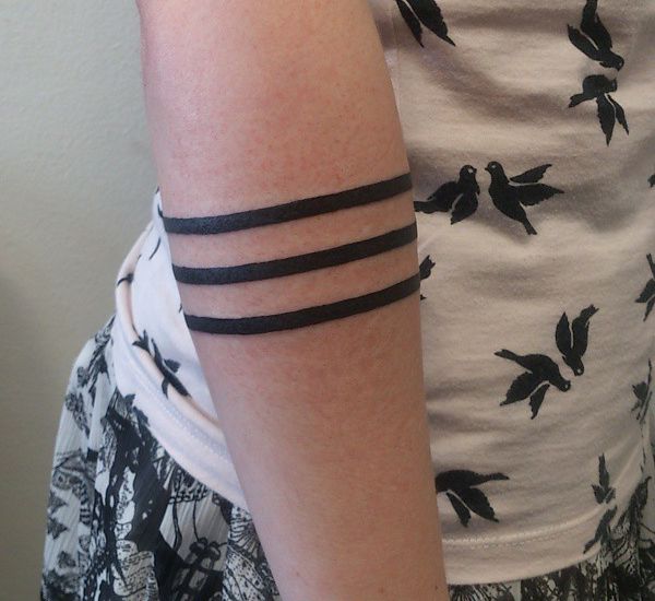 Tatuagens de pulseira no antebraço 
