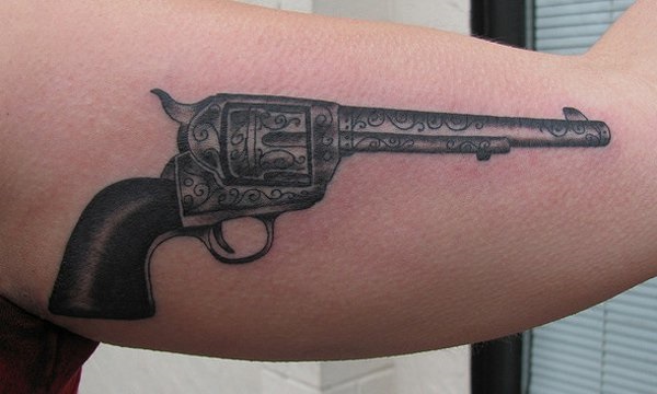 35 idéias de tatuagem de arma crepitante 2 
