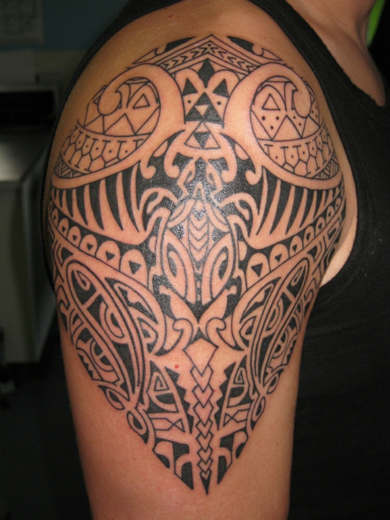 tatuagem super maori para homens 