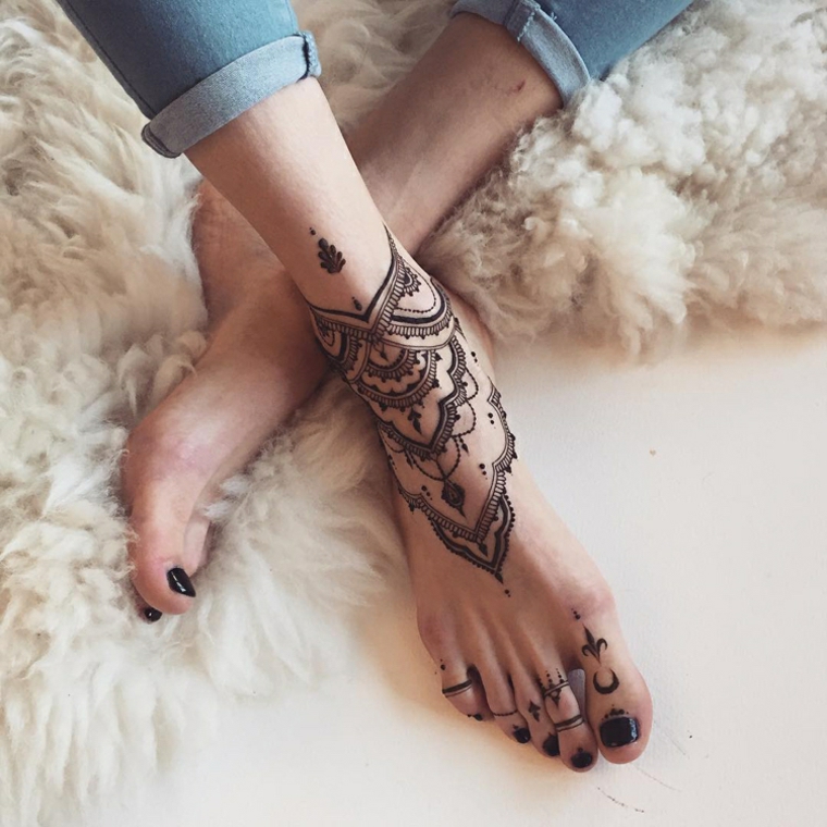 pés de tatuagens de henna 