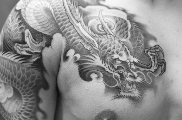 Desenhos de tatuagem de dragão para mulheres e men68 