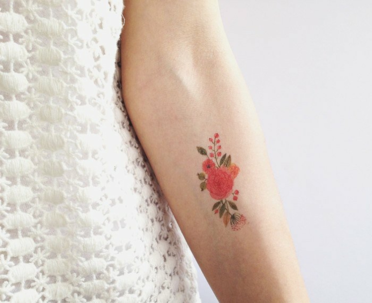 tatuagens de flores-mão-opções-motivos-idéias 