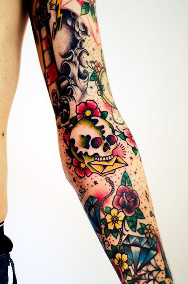 nova tatuagem de escola no braço 