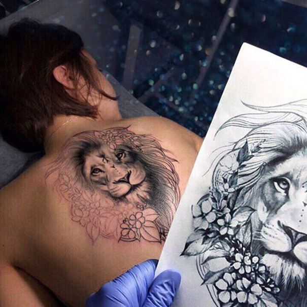 tatuagem de leão poderoso 