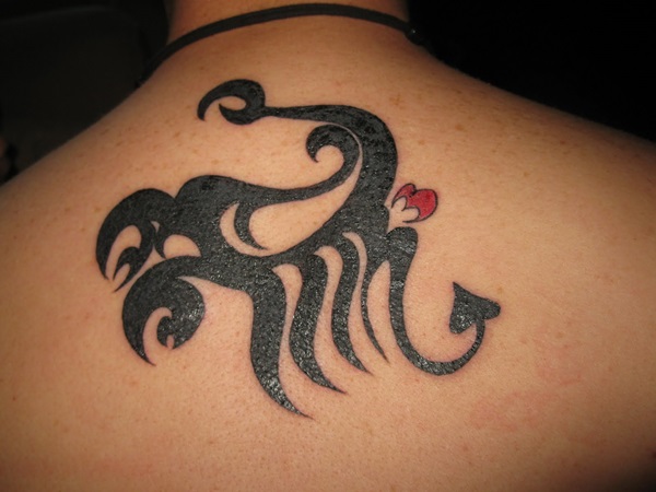 35 tatuagens de escorpião sizzling e seus significados 13 