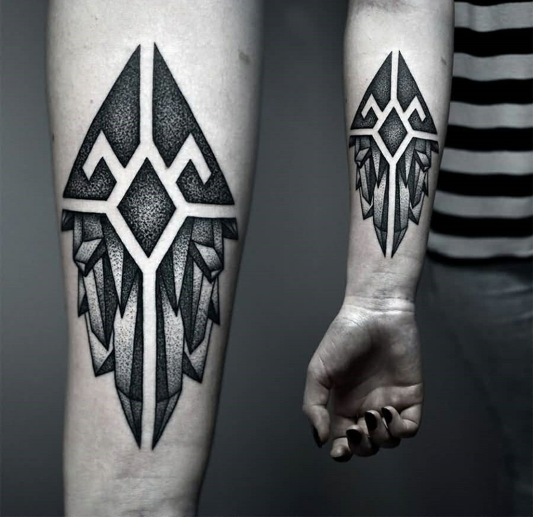 tatuagens-no-antebraço-exclusivo-design-tradicional 