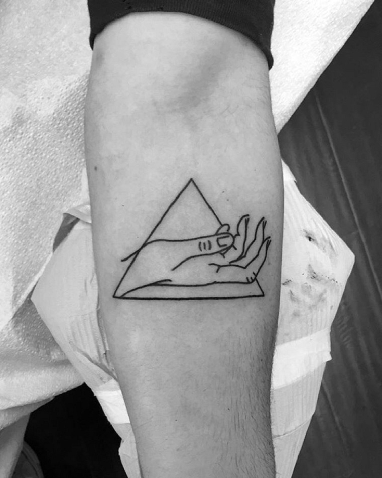 tatuagens-de-famoso-joe-jonas-triângulo 