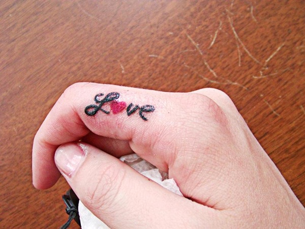 Desenhos de tatuagem de coração mais populares para meninas 