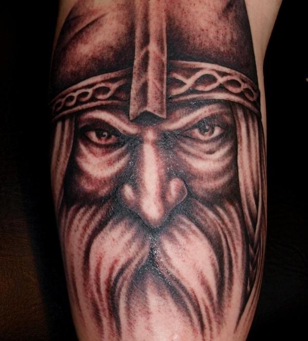 Desenhos e significados do tatuagem Viking audaz 15 