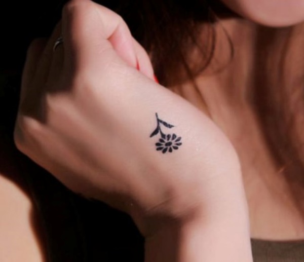 Idéias e projetos pequenos relevantes do Tattoo para Girls0131 