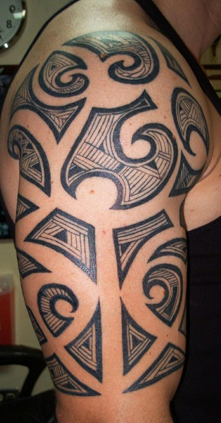 Tatuagem de estilo super maori 