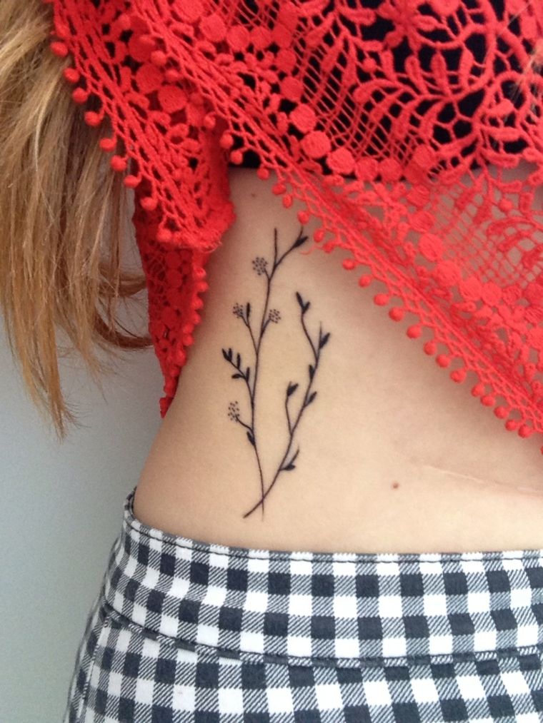 tatuagens elegantes-mulheres-ramos-design 
