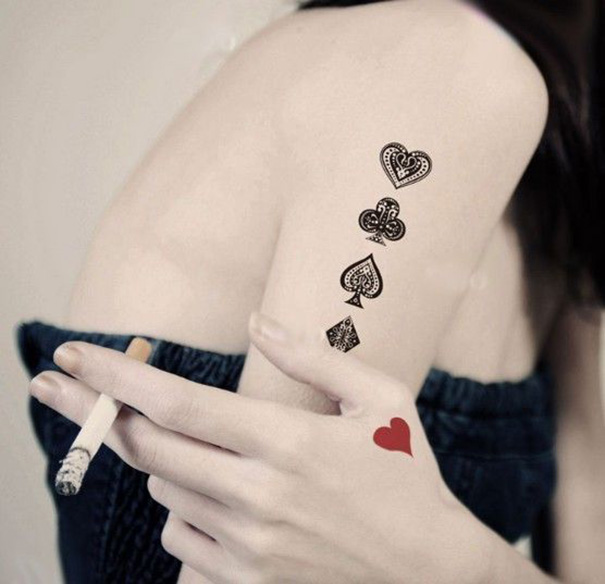 Tatuagem de cartas de jogar 