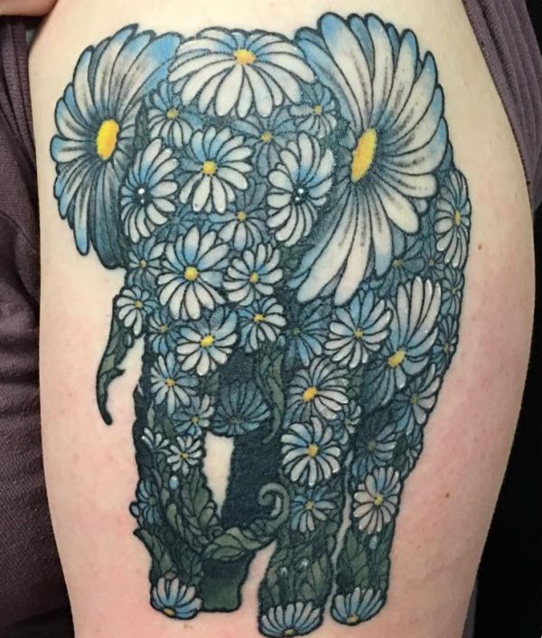 Design de tatuagem de elefante de margaridas 